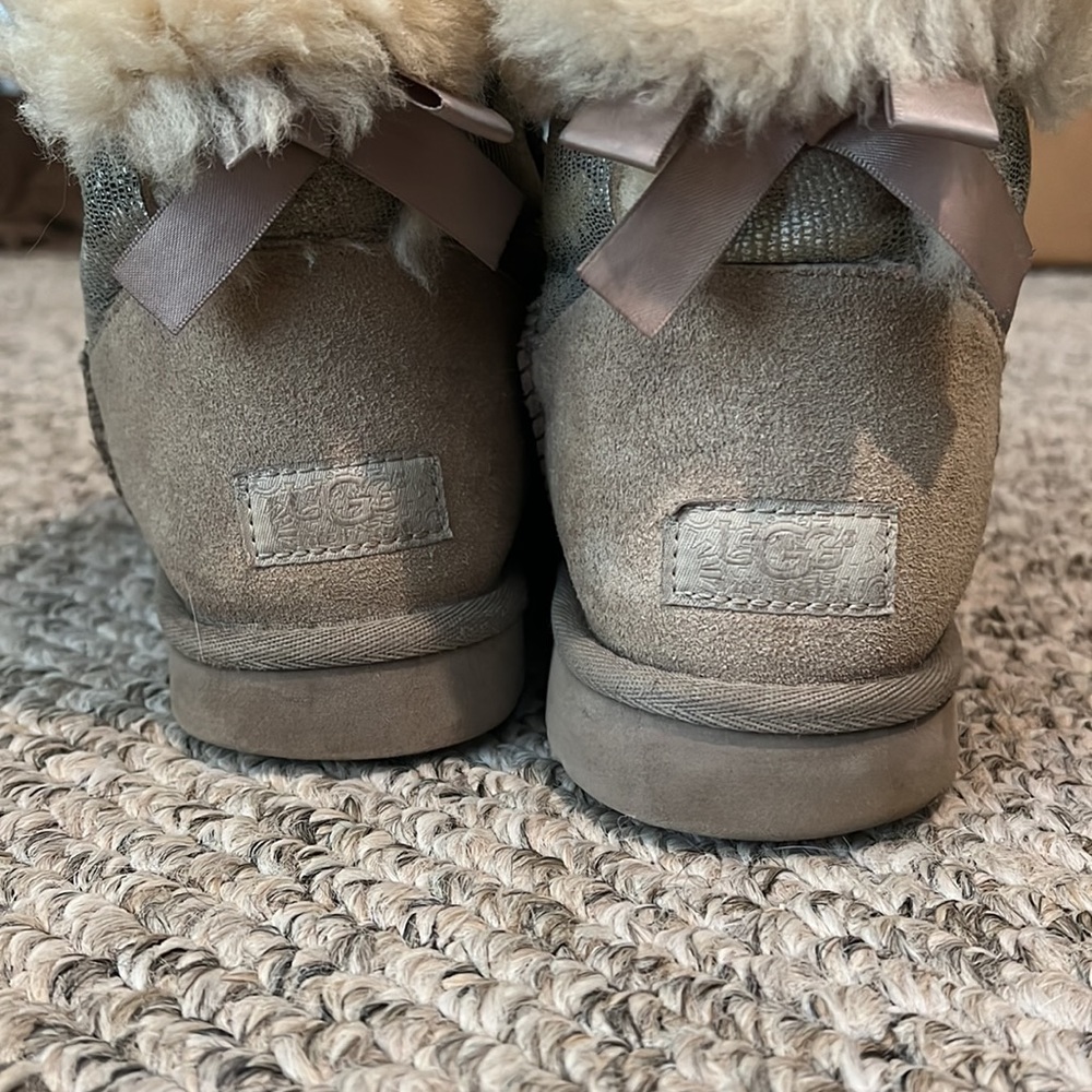 Used Bailey button bow UGGs snake pattern - Picture 5 of 7
